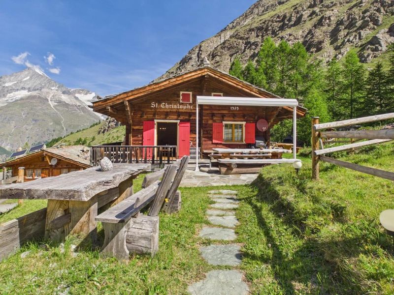 Einzigartiges Alpenidyll - Chalet auf der Täschalp - 1