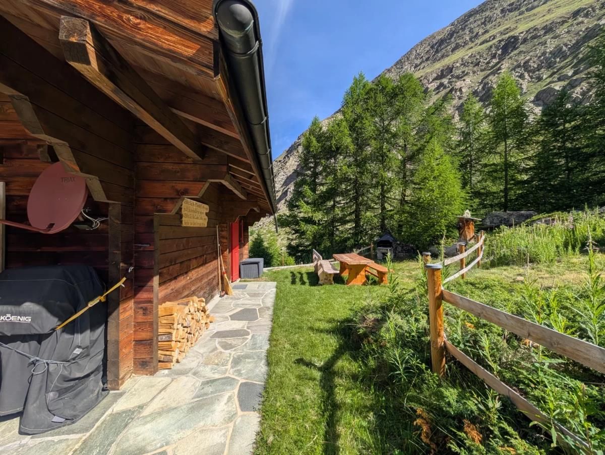 Einzigartiges Alpenidyll - Chalet auf der Täschalp - 1