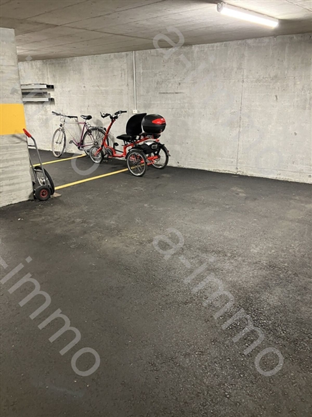 Tiefgaragenparkplatz für Kleinwagen in Reinach zu vermieten - 5