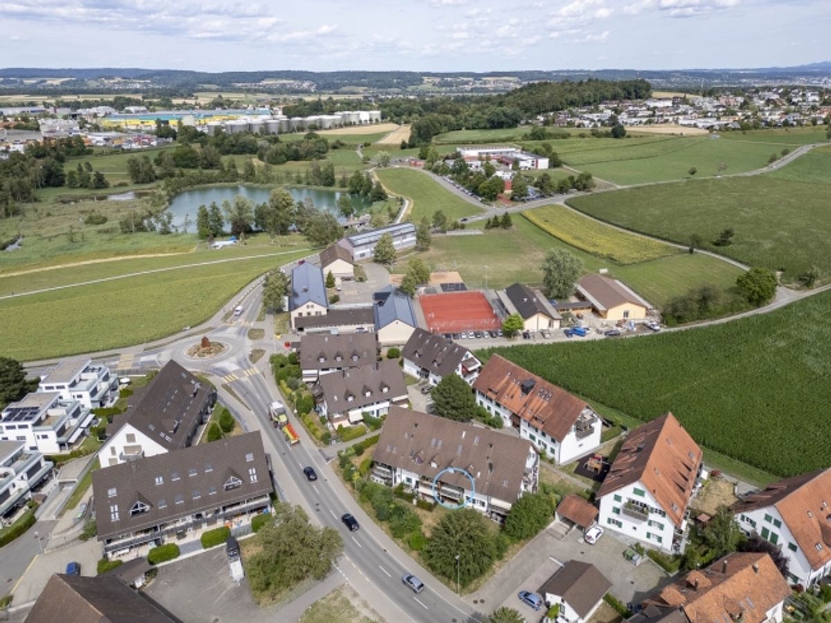 grosszügige Wohnung mit Bastelraum und Einstellplatz - 0
