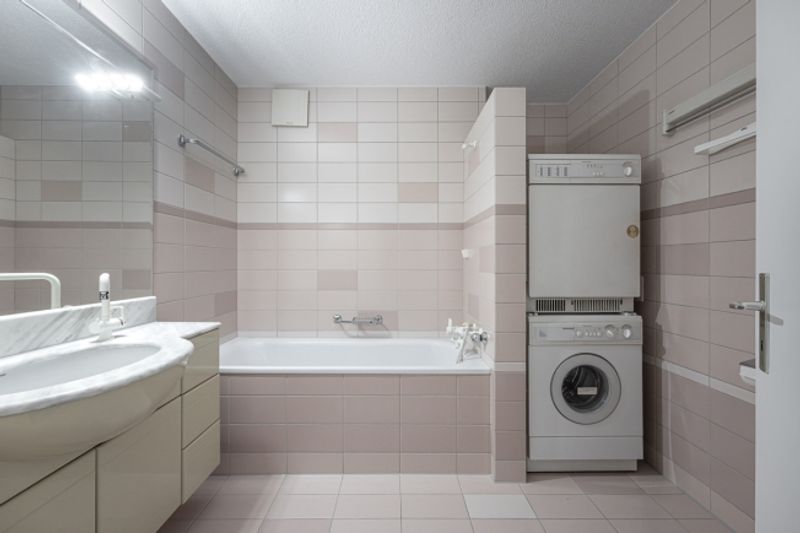 grosszügige Wohnung mit Bastelraum und Einstellplatz - 8