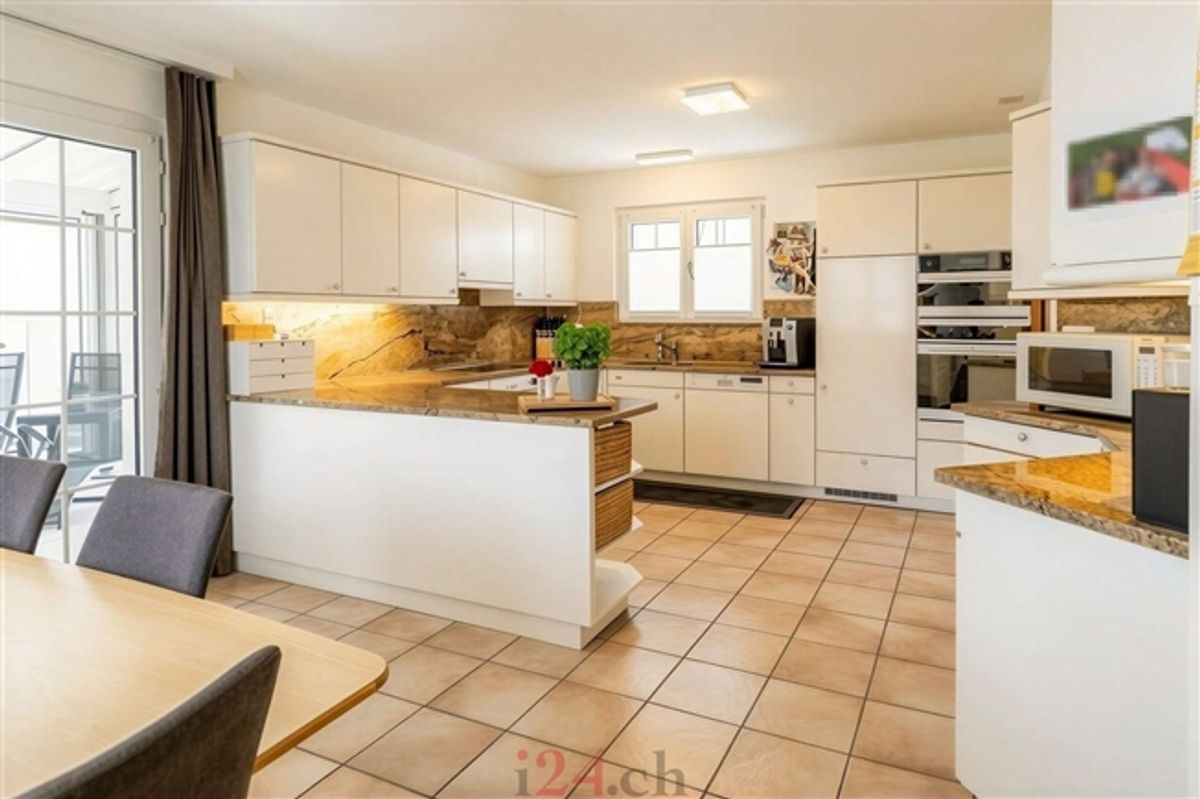 5.5Zi.-Landhaus mit Wintergarten, grossem Umschwung und optionaler 2-Zi.-Einliegerwohnung - 3