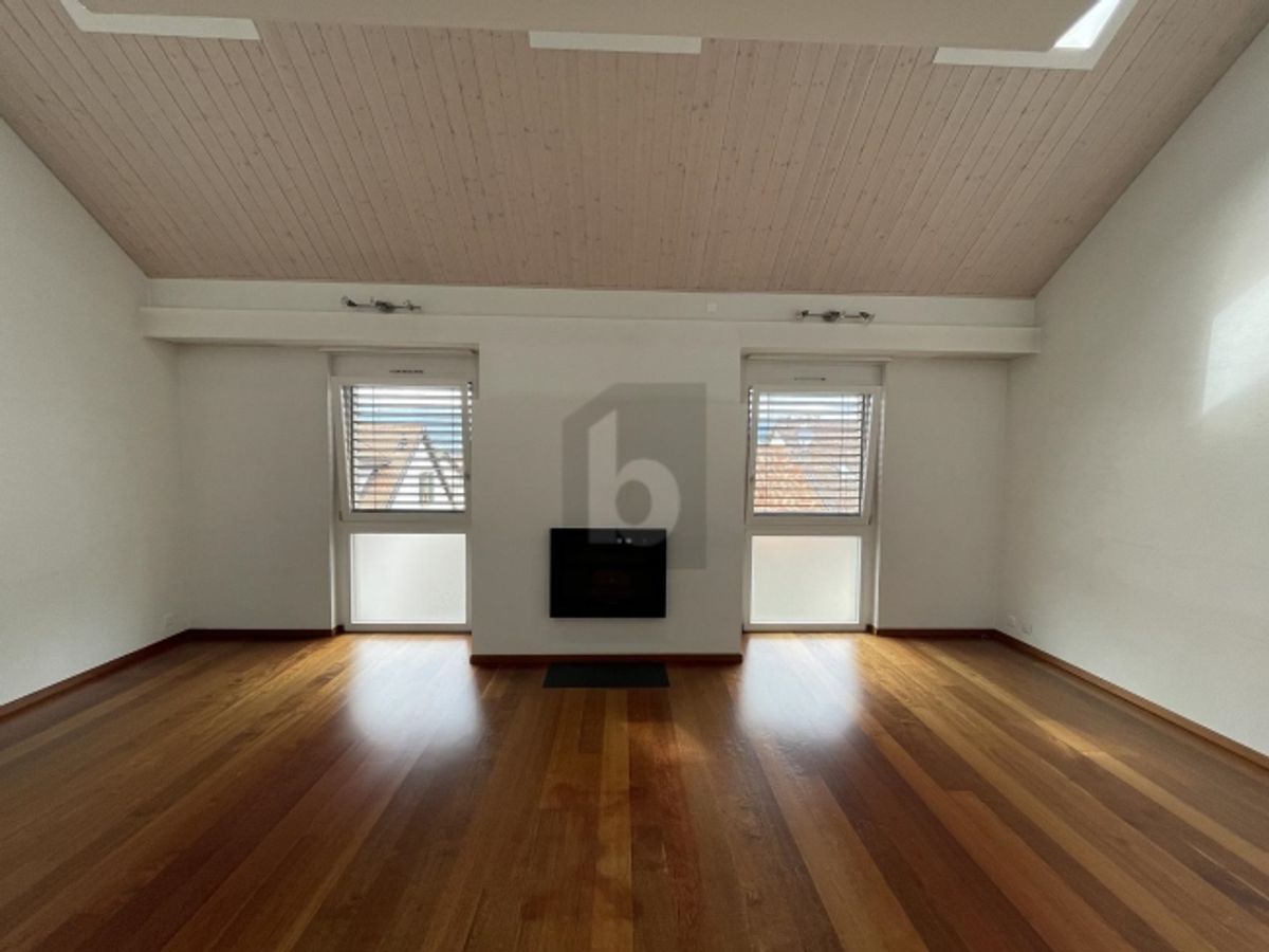 PRIX TOP! LUXUEUX SUR TROIS ÉTAGES - 1