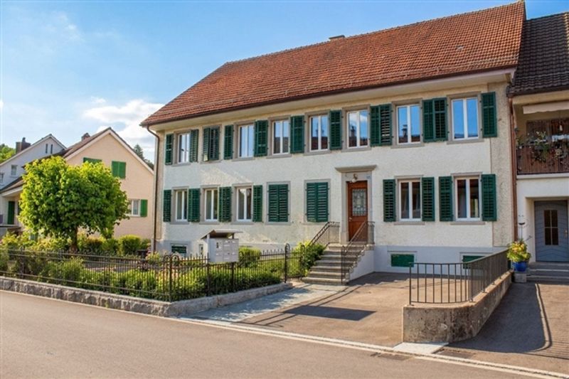 Gepflegtes Mehrfamilienhaus mit 4 Einheiten - 8
