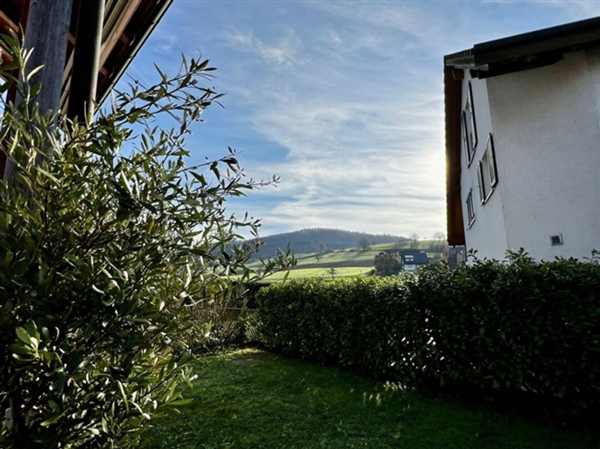 Grosszügiges Familienhaus mit Garten und unverbaubarer Aussicht in Magden - 7
