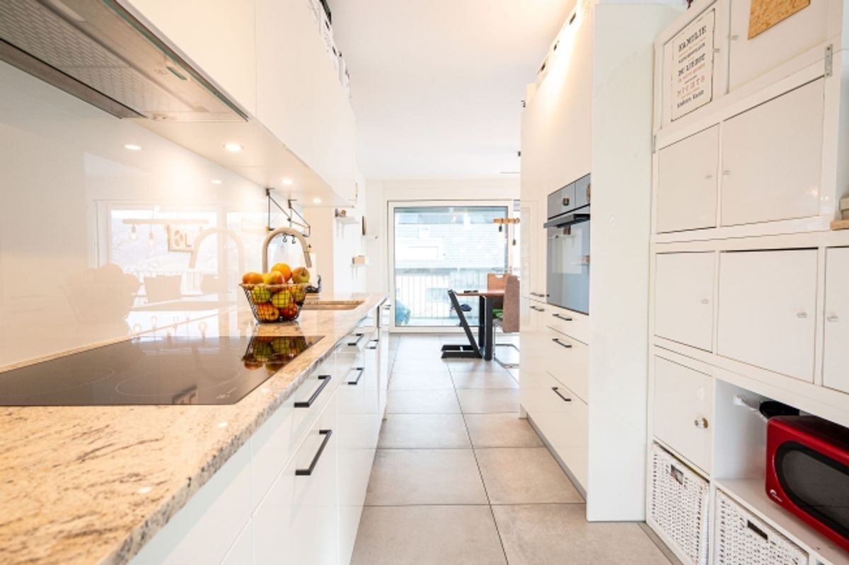 Moderne 3.5-Zimmer-Gartenwohnung mit grossem Aussenbereich in Toffen zu verkaufen - 1