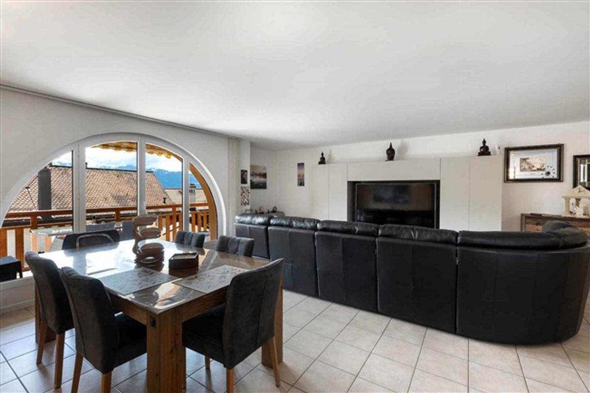 Geräumige Wohnung von 120 m² in ruhiger Umgebung - 0