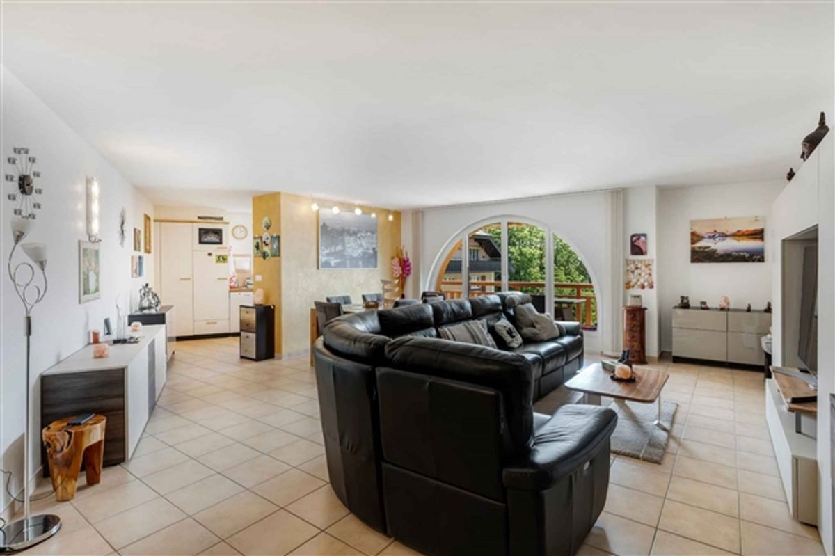 Geräumige Wohnung von 120 m² in ruhiger Umgebung - 2
