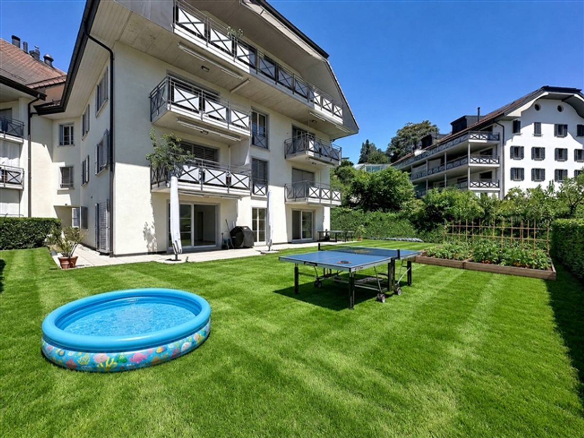 Geräumige 5,5-Zimmer-Wohnung mit Terrasse und großem Garten - 2