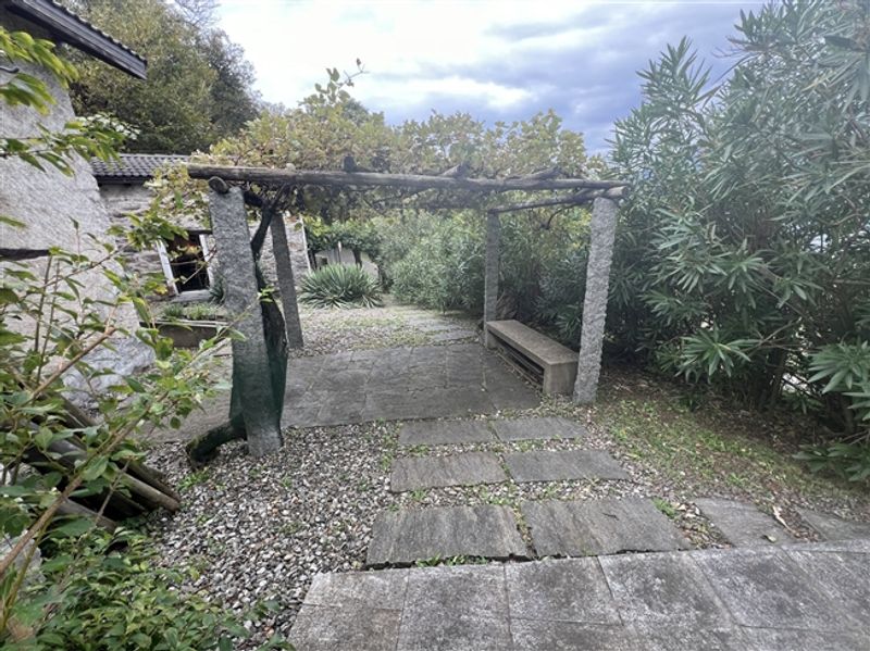 Rustico mit 3.5 Zimmern und grossem Garten in S. Antonino kaufen - 3
