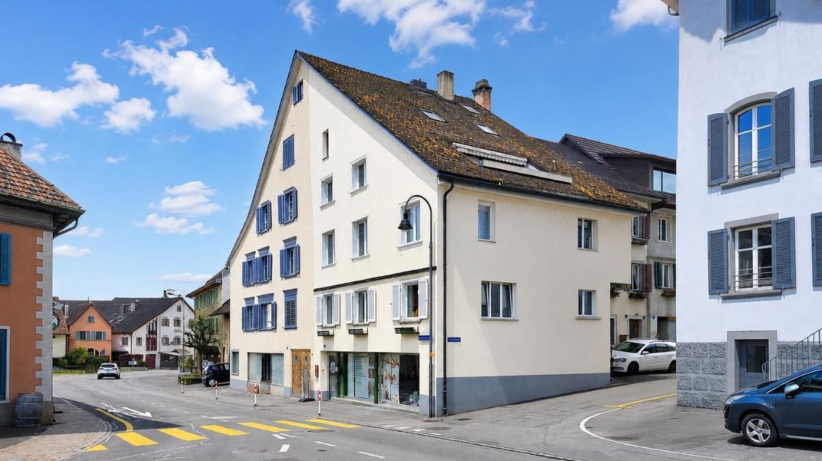 Lukratives Eck-Mehrfamilienhaus an zentraler Lage - 0