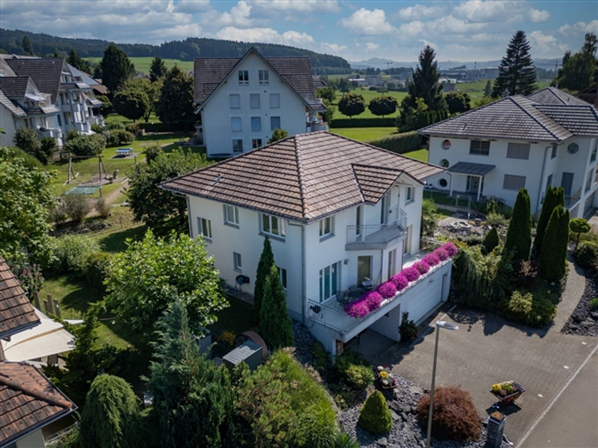 Familienfreundliche, grosszügige Liegenschaft mit mediterranem Flair - 3
