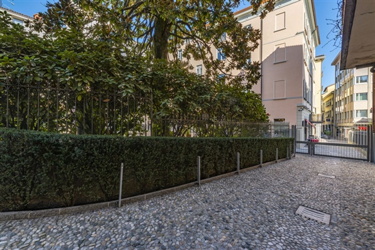 Moderne Architektur in der Altstadt von Lugano - 3