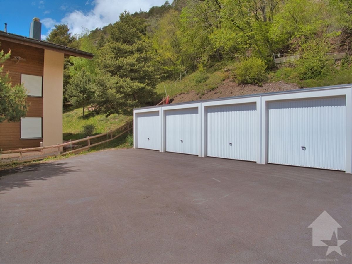 1 Garagenbox zu verkaufen, 1 km oberhalb von Varen - 1