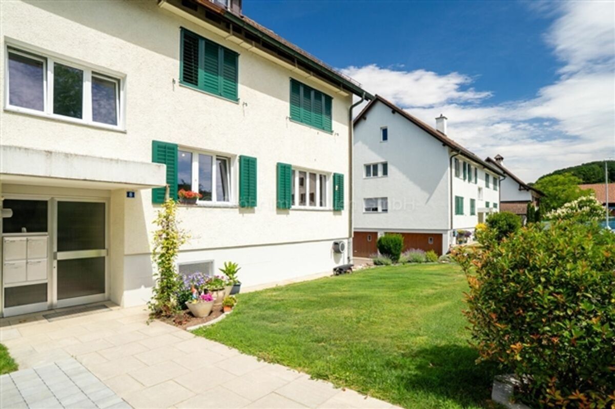 3.5-Zimmerwohnung im Hochparterre mit Balkon und vielseitigen Nebenräumen - 1