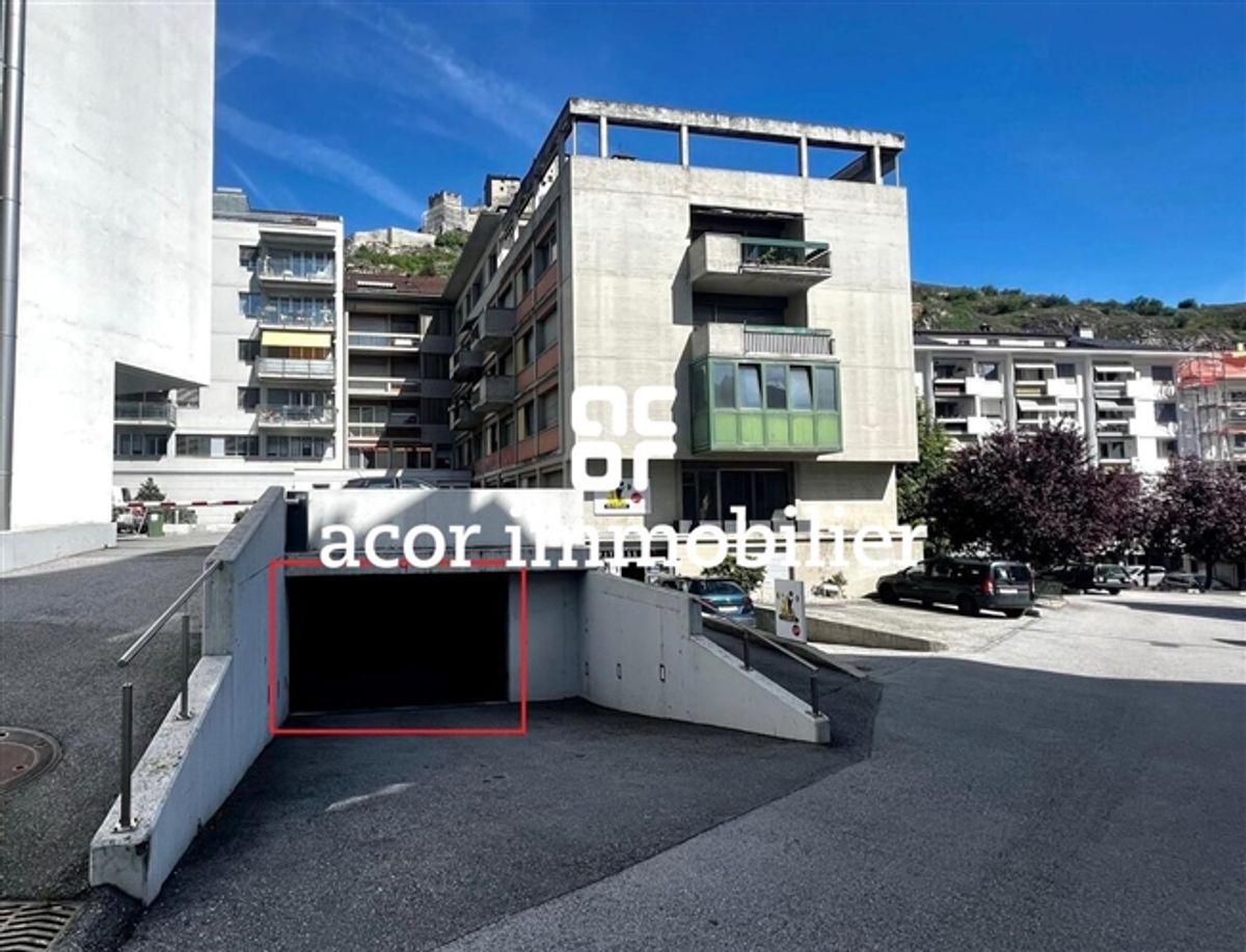 Untergeschoss-Parkplatz weniger als 100m vom Place du Midi entfernt - 0