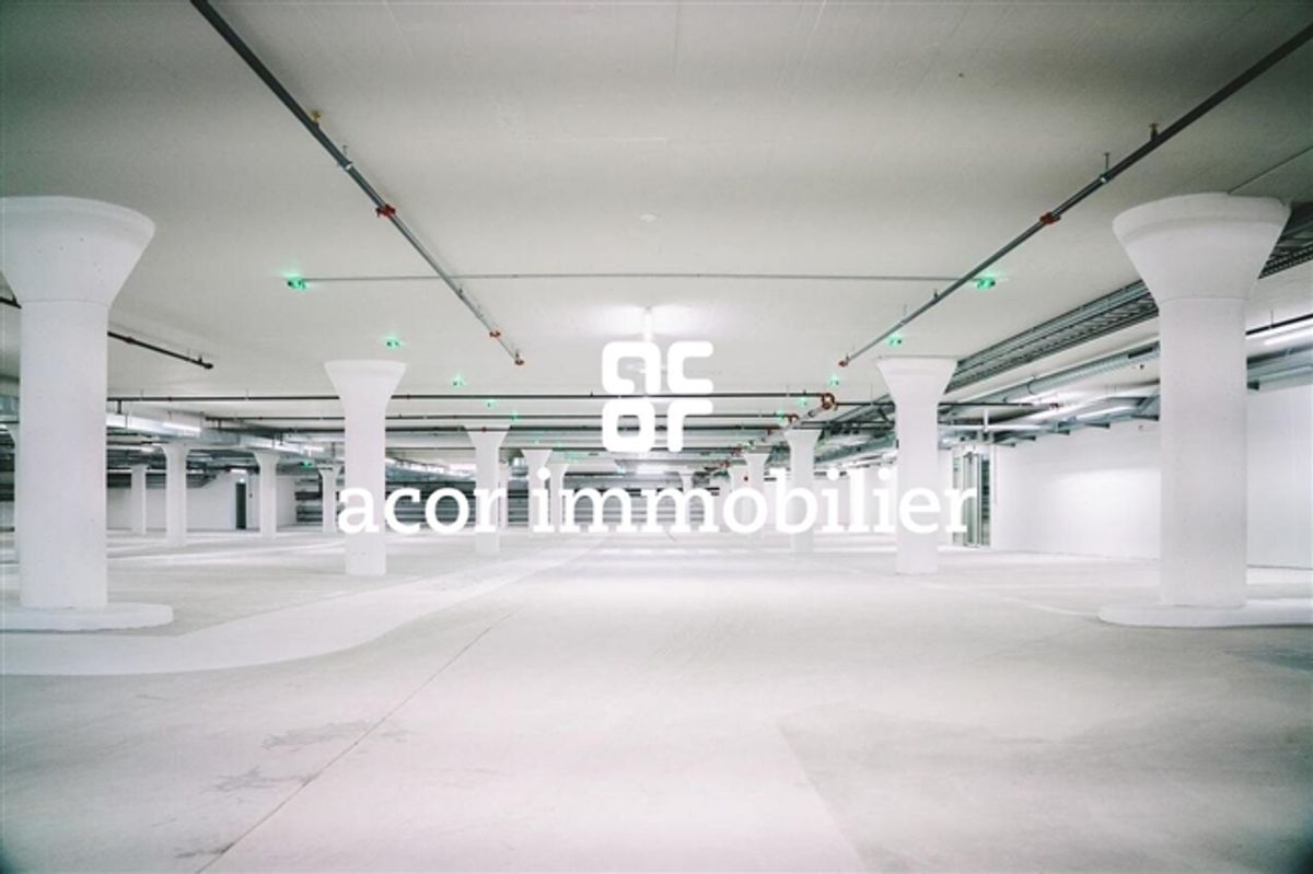 Untergeschoss-Parkplatz weniger als 100m vom Place du Midi entfernt - 1