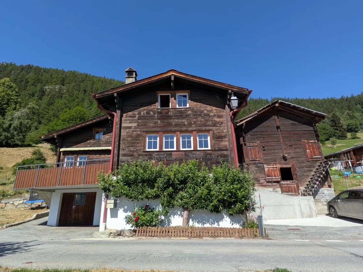 Einfamilienhaus mit Stall in Zeneggen - 0