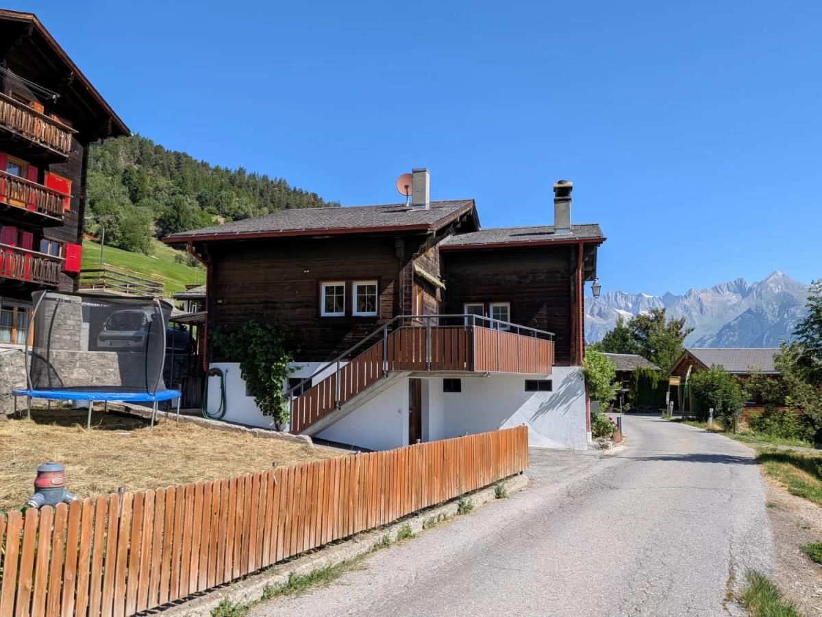 Einfamilienhaus mit Stall in Zeneggen - 1