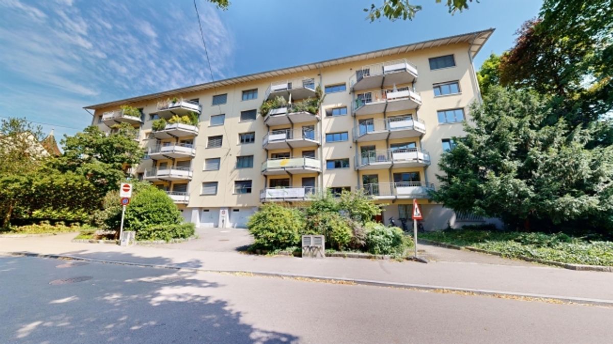 Stilvolle Familienwohnung mit Parkblick - 0