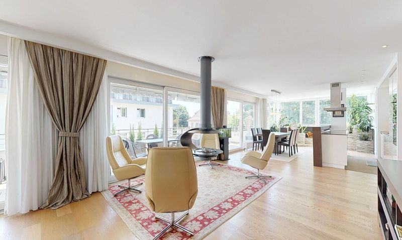 Stunning luxury apartment with balconies in the heart of Pully - 5