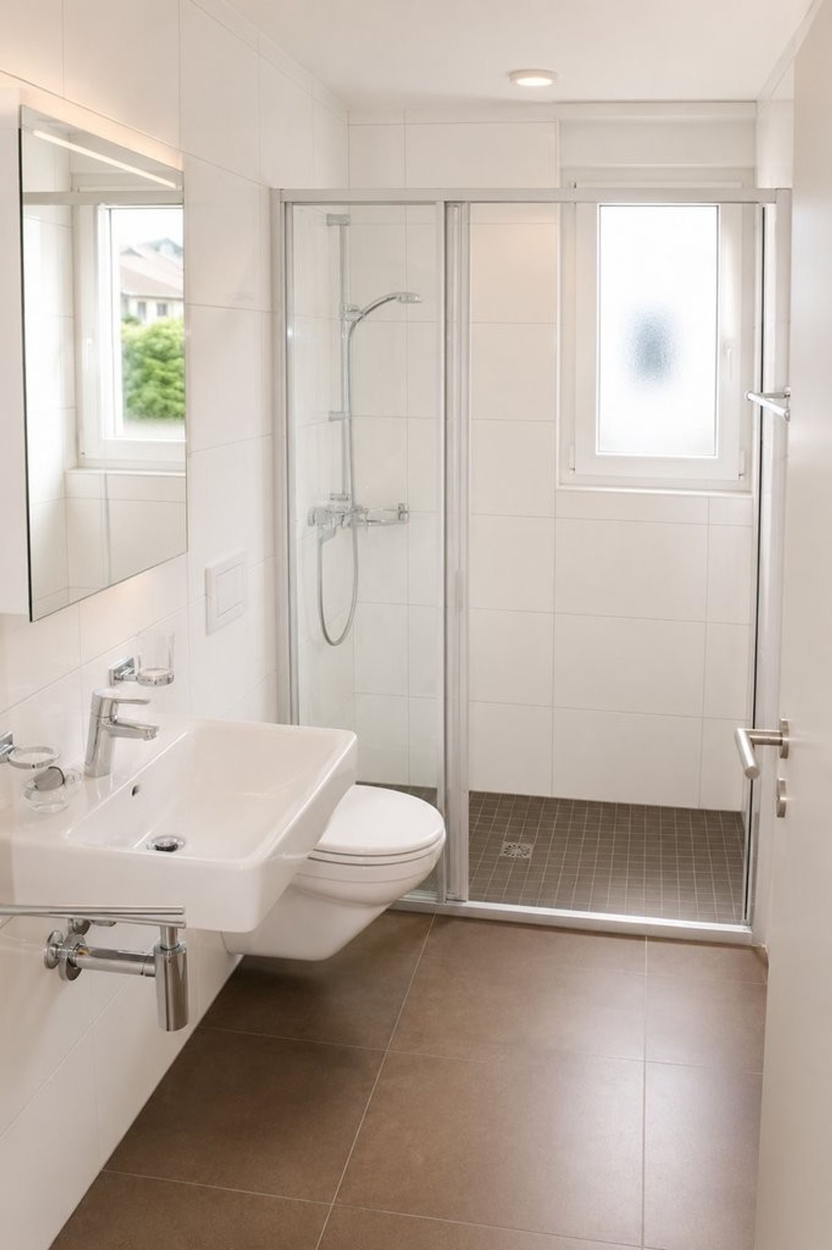 Wir vermieten eine 3.5 Zimmer-Attikawohnung mit Sicht auf die Berge - 4