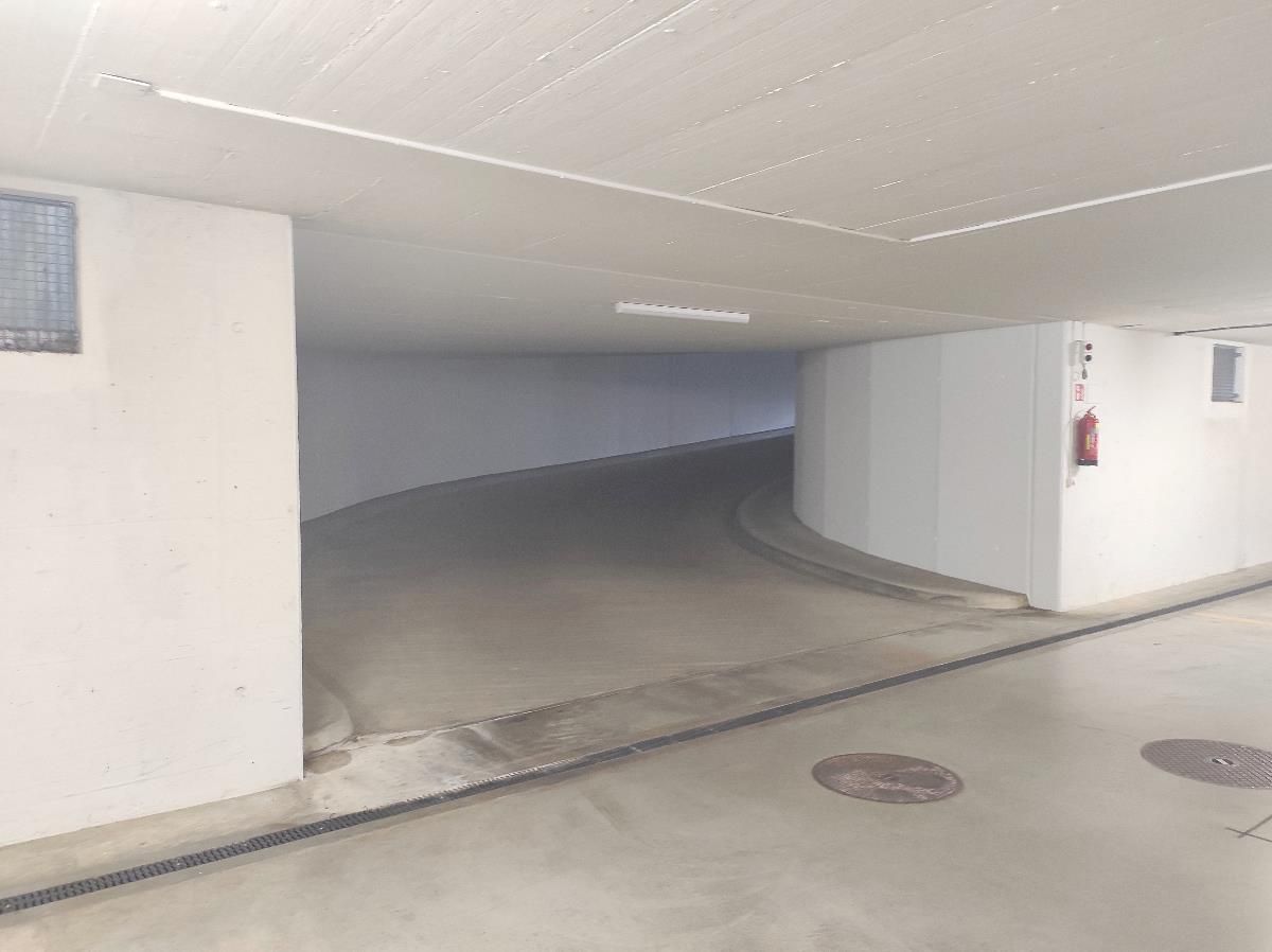 Tiefgarage - 1