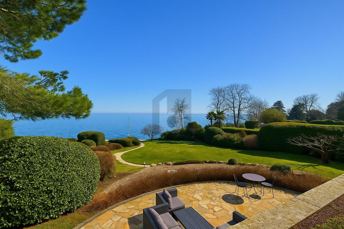 ULTRA EXCLUSIVE AVEC PLAGE ET PONTON PRIVÉS - 0