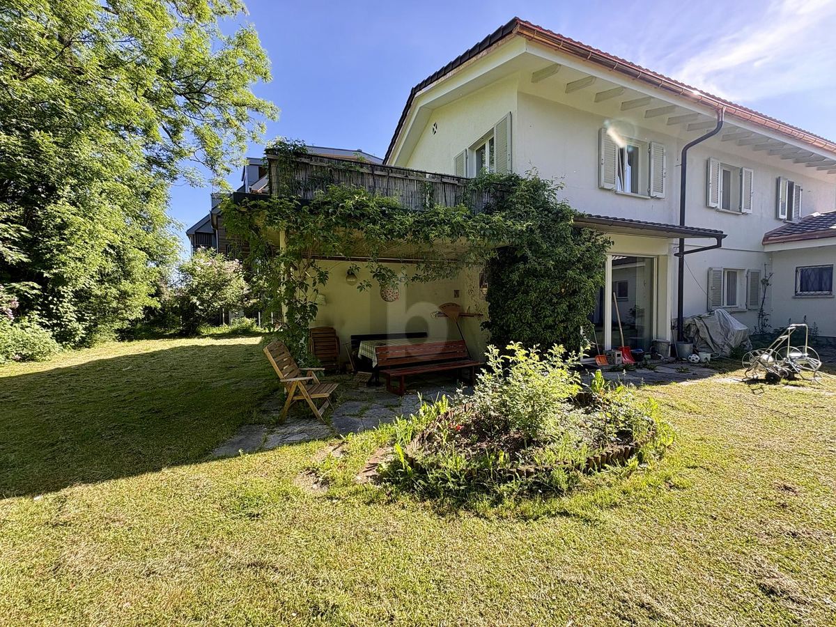 RUHIG UND SONNIG MIT GROSSEM GARTEN - 0