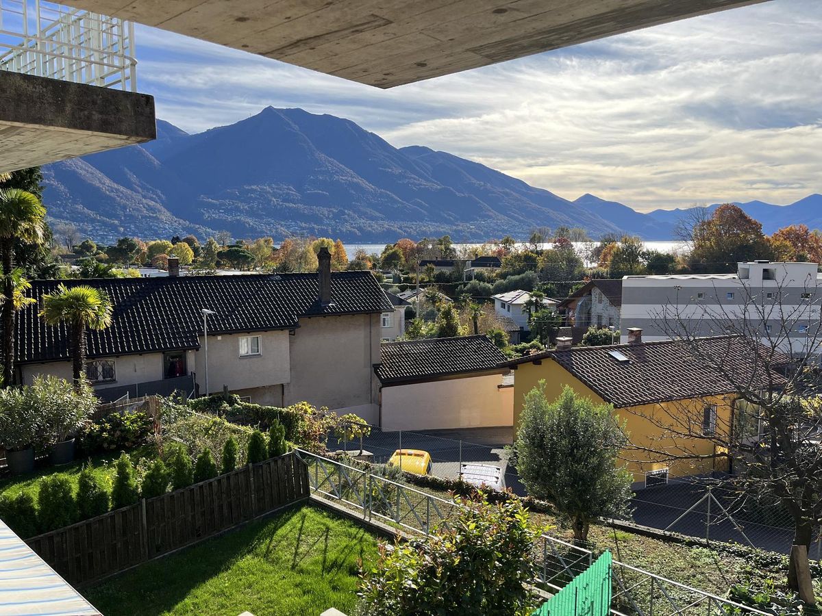 EINE TRAUMRESIDENZ MIT SEESICHT UND KLEINEM GARTEN - 0