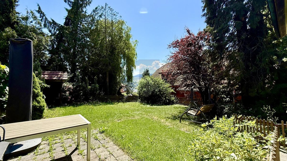 HEIMELIG IM GRÜNEN MIT GROSSEM GARTENSITZPLATZ - 0