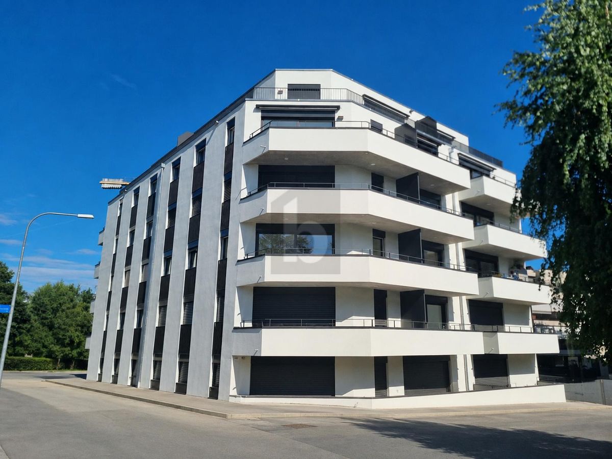 CONFORT MODERNE DANS UN EMPLACEMENT IDÉAL - 0