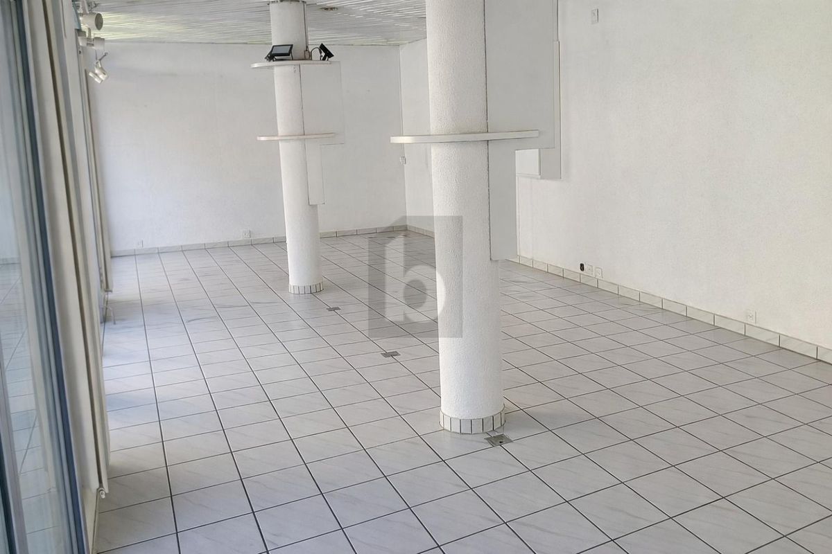 VISIBLE, PRATIQUE ET CENTRAL - 2