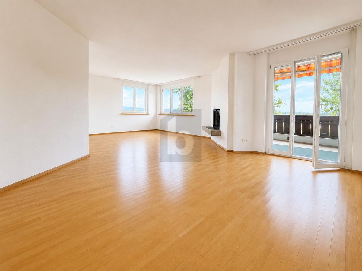 LICHTDURCHFLUTET MIT SCHÖNER AUSSICHT - 0