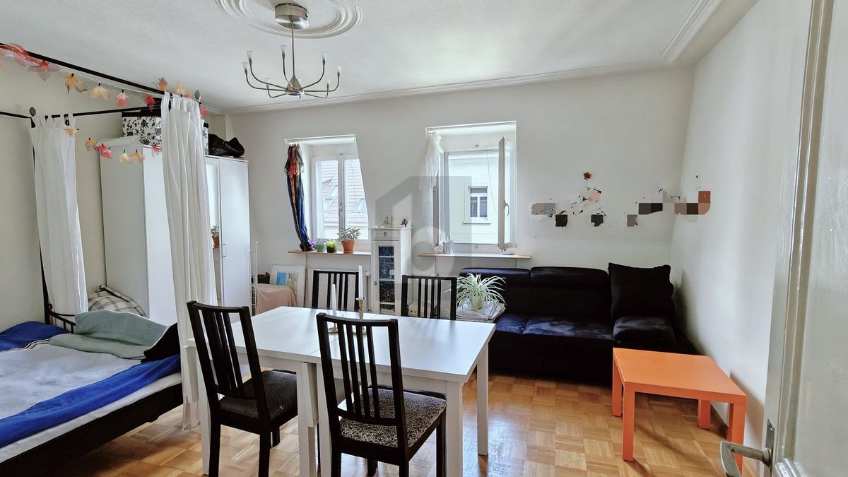 ALTBAU-CHARME MIT ÜBERDACHTEM BALKON - 1