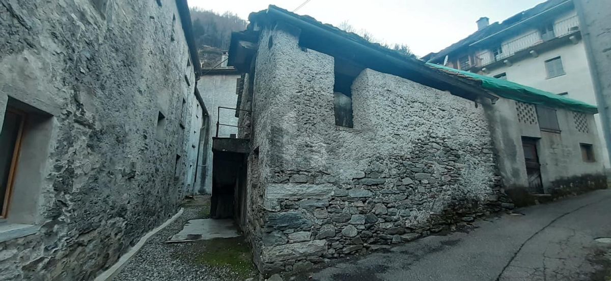 RUSTICO DA RISTRUTTURARE - 1