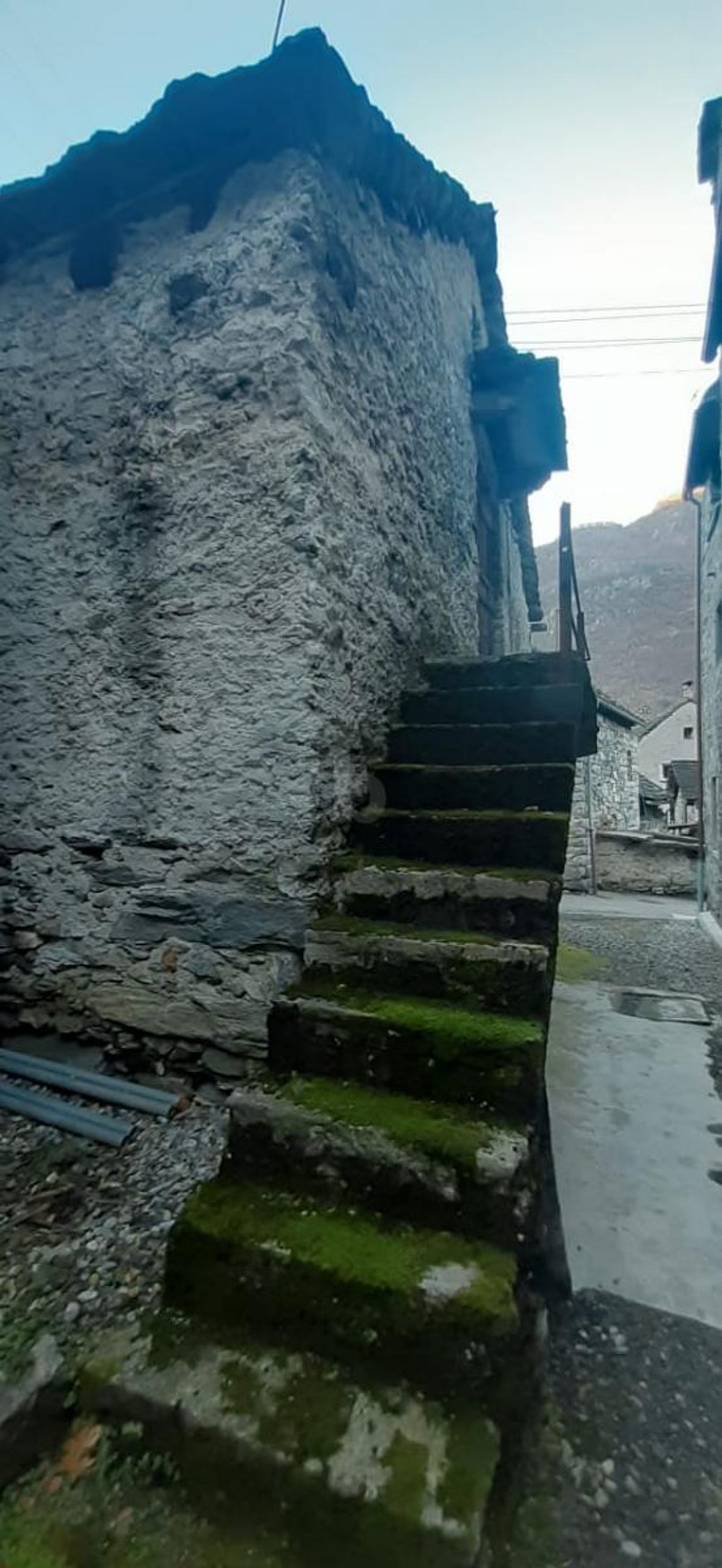 RUSTICO DA RISTRUTTURARE - 2