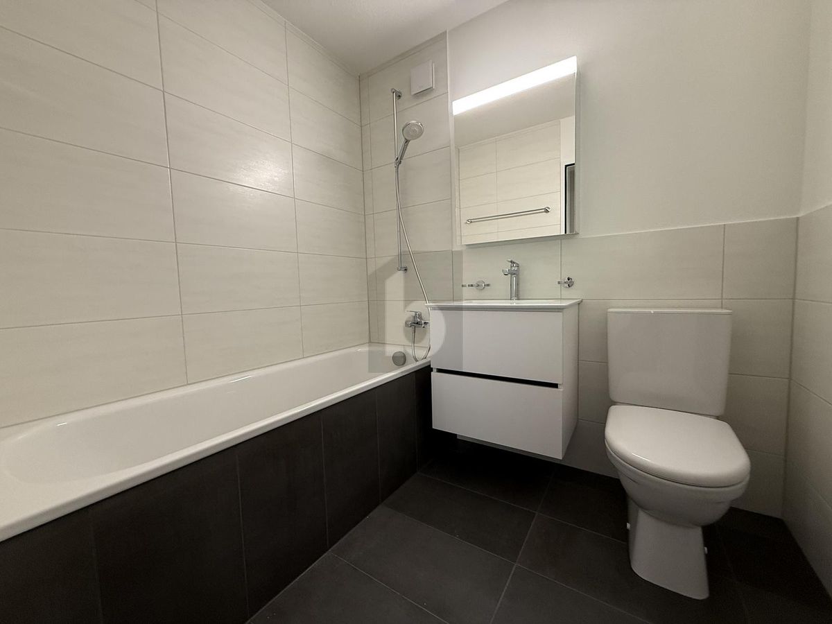 FRISCH RENOVIERT MIT GROSSEM BALKON - 3