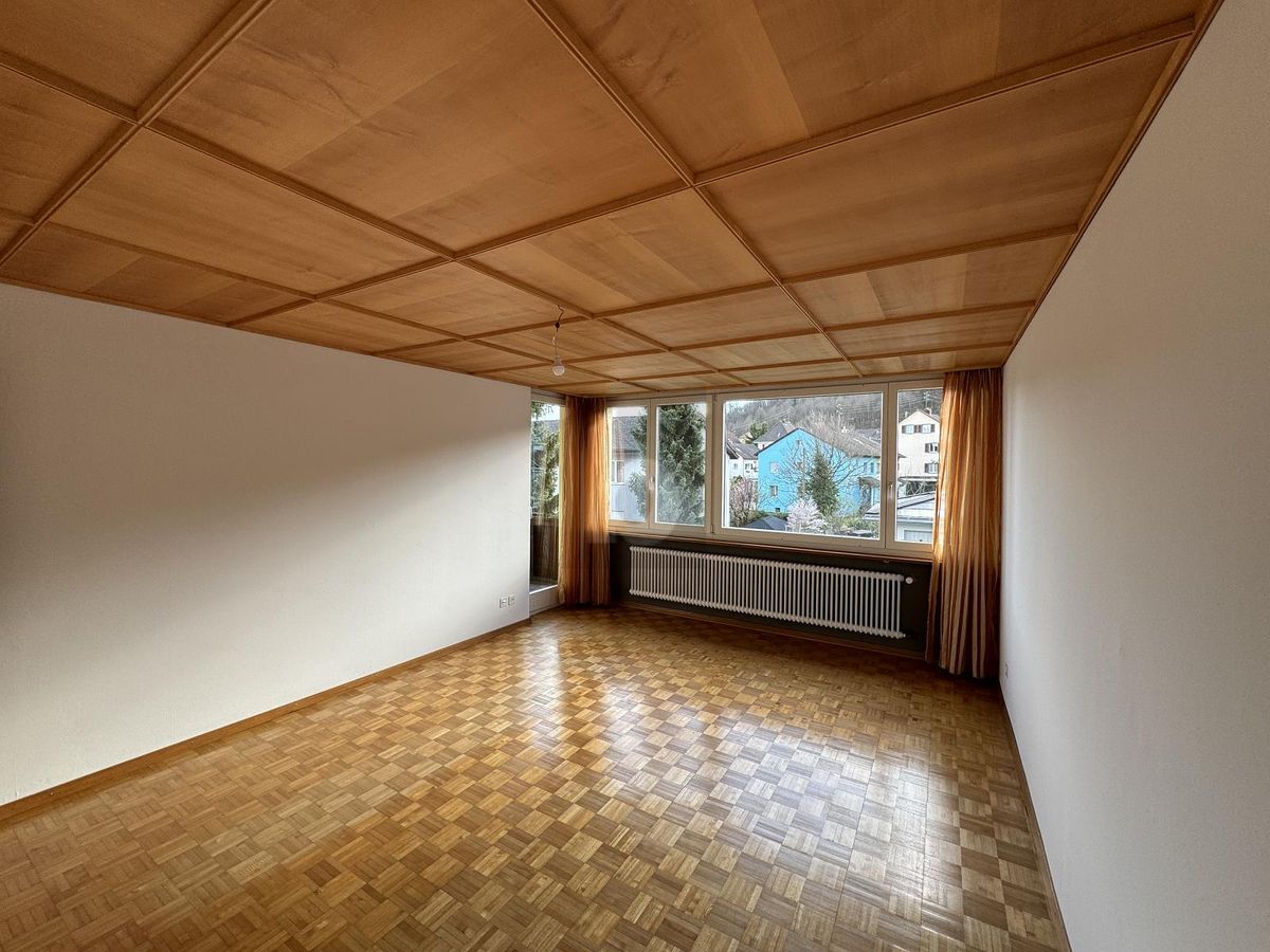 GERÄUMIG, LICHTDURCHFLUTET UND MIT PRIVATEM POOL - 1