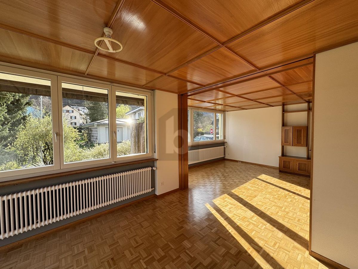 GERÄUMIG, LICHTDURCHFLUTET UND MIT PRIVATEM POOL - 2