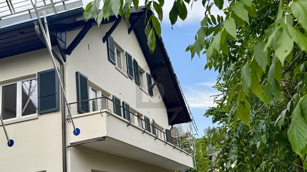 NEU RENOVIERT UND HOCHWERTIG AUSGESTATTET - 0