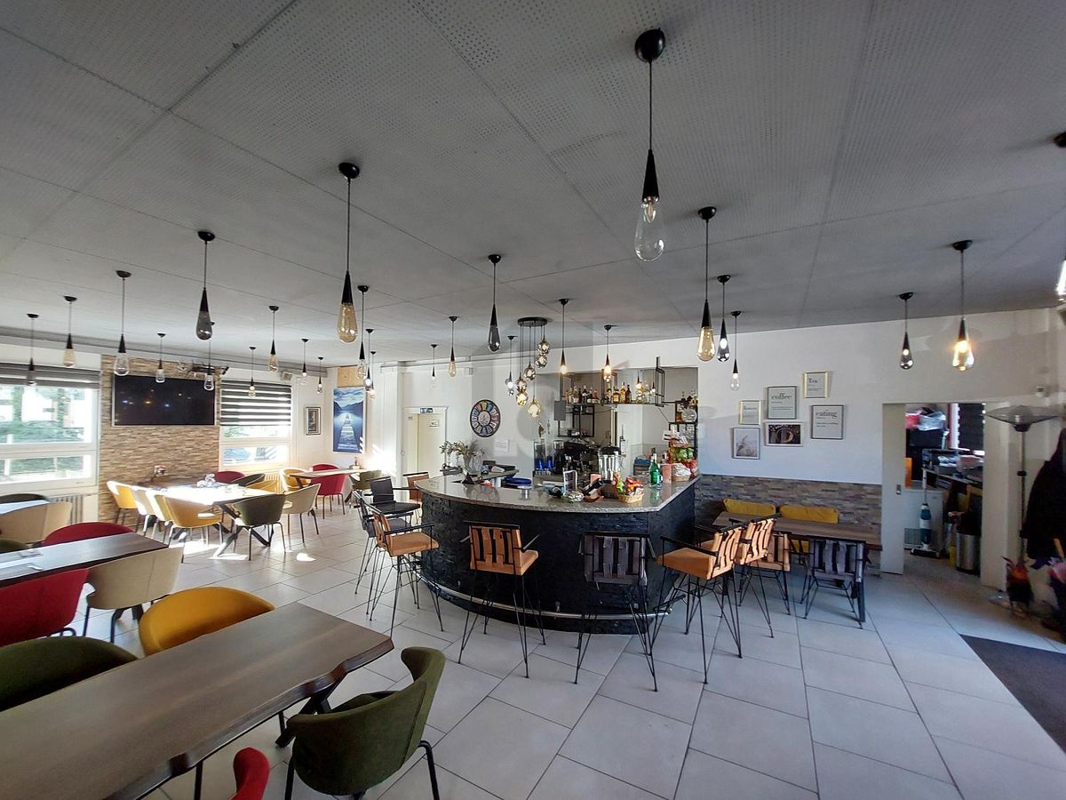STILVOLL RENOVIERT MIT TERRASSE AN ZENTRALER LAGE! - 2