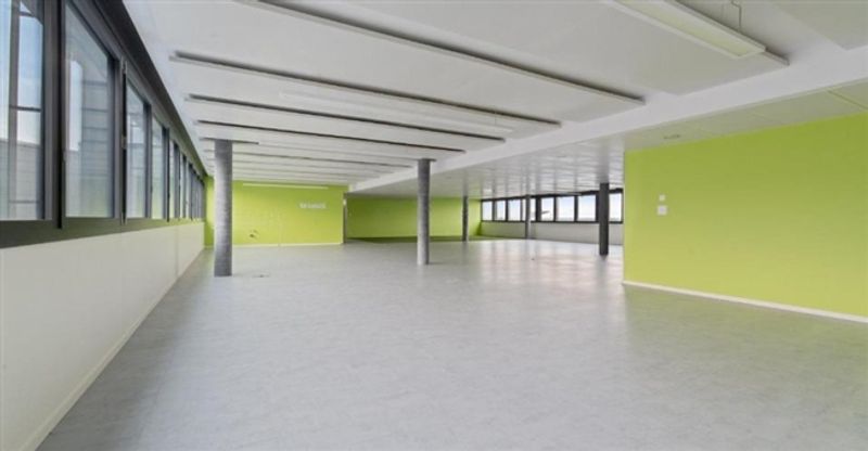 À louer  Surface de bureaux moderne de 450 m² avec terrasse privative | ARCenter  Vernier - 3