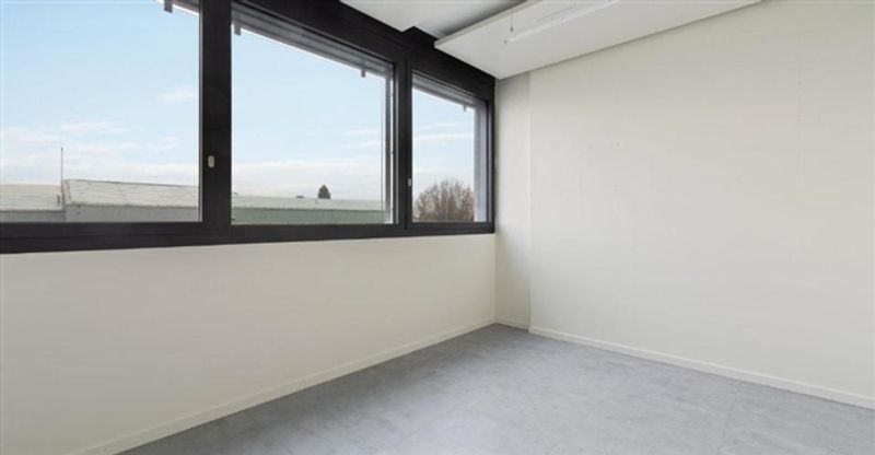 À louer  Surface de bureaux moderne de 450 m² avec terrasse privative | ARCenter  Vernier - 5
