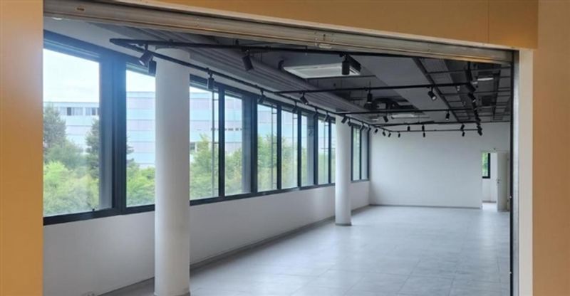 CENTRE COMMERCIAL ARCENTER - VERNIER  Arcade Commerciale d'env. 111 m² - 2