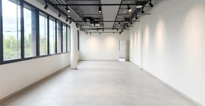 CENTRE COMMERCIAL ARCENTER - VERNIER  Arcade Commerciale d'env. 111 m² - 3