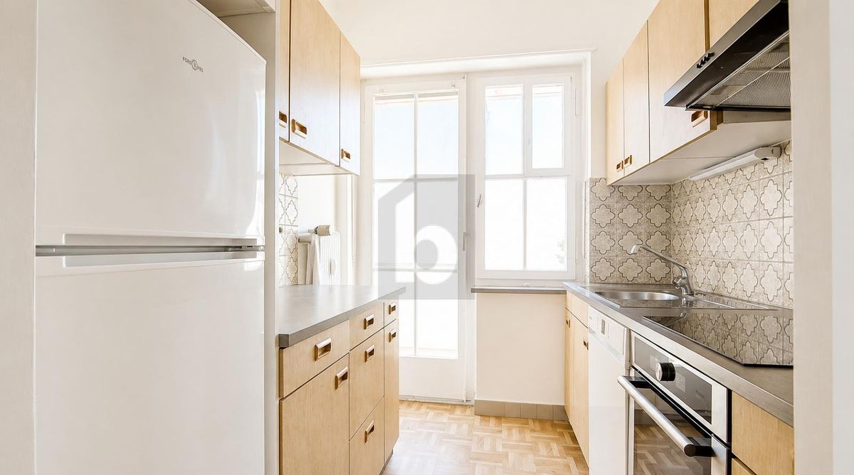 ZENTRALE LAGE, HELLE ZIMMER UND BALKON - 2