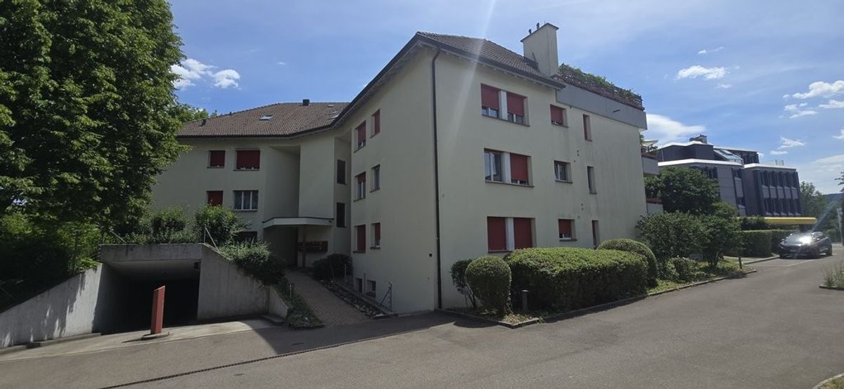 Einstellplatz in Dübendorf zu vermieten - 1