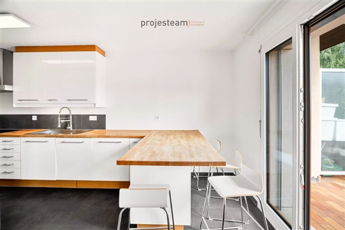 Appartement mit Kamin, renoviert mit großem Südbalkon, in einer grünen und familiären Umgebung - 2