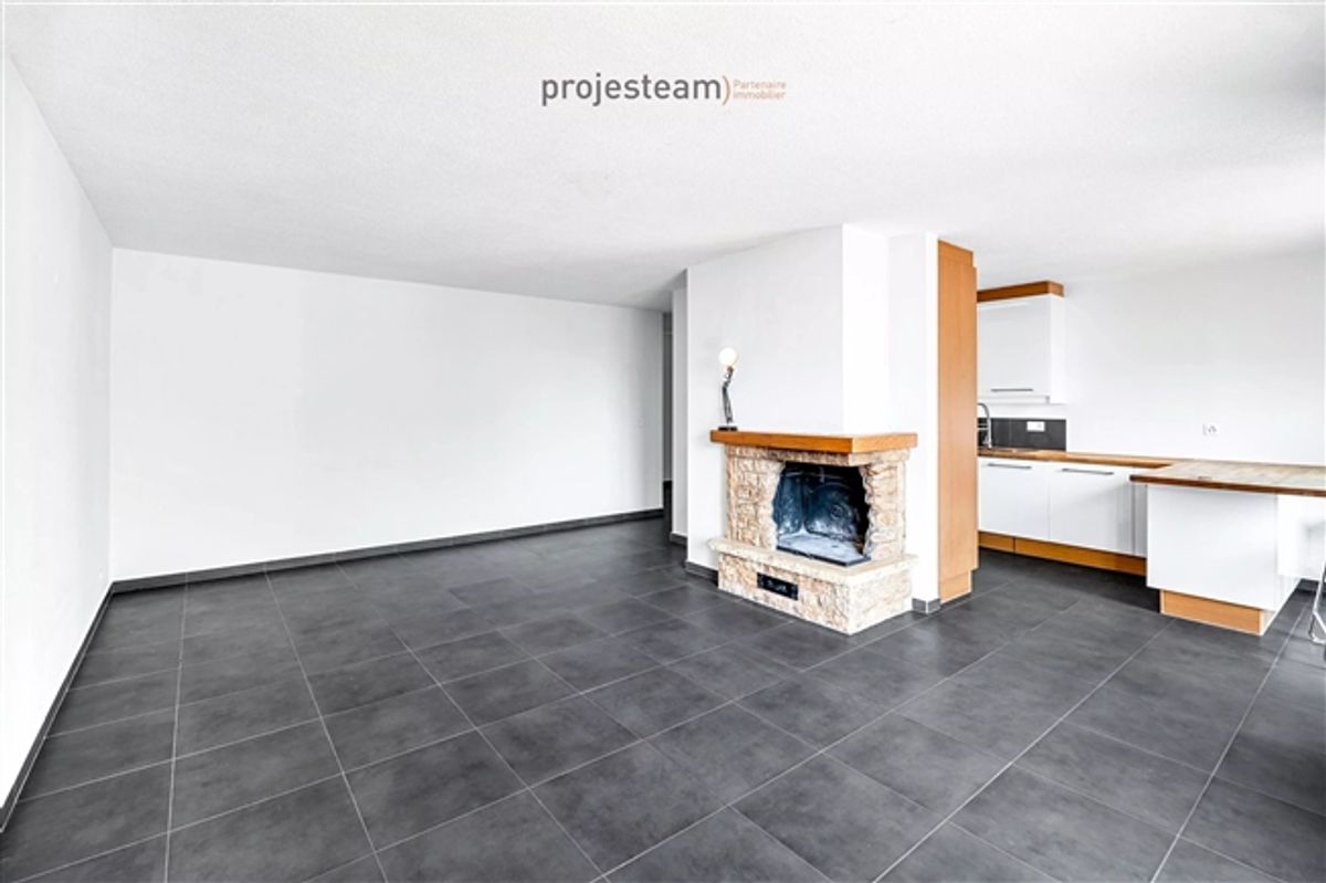Appartement mit Kamin, renoviert mit großem Südbalkon, in einer grünen und familiären Umgebung - 5